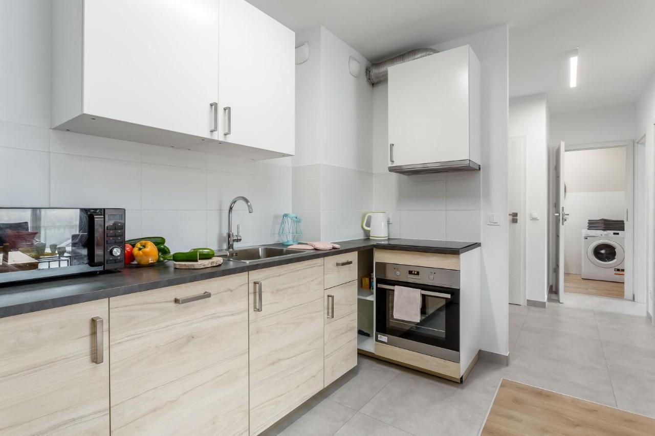 Chill Apartments Marywilska ワルシャワ エクステリア 写真